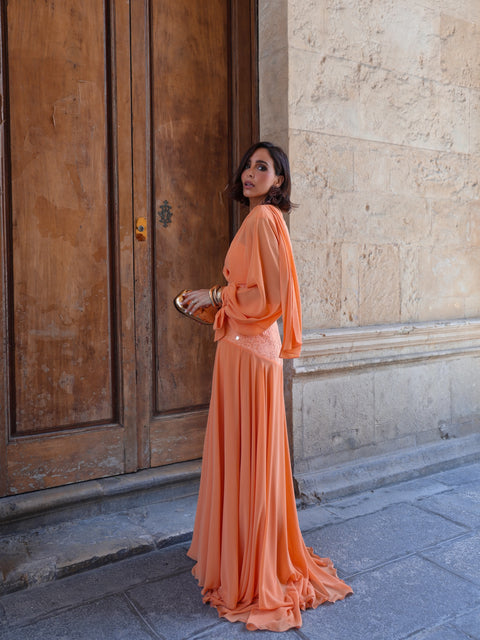 Chal look completo invitada cubierto gasa para hombros y brazos