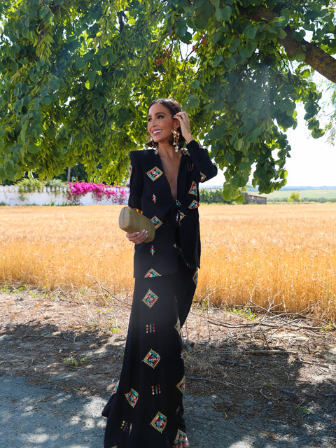 Traje dos piezas chaqueta y pantalon con bordados