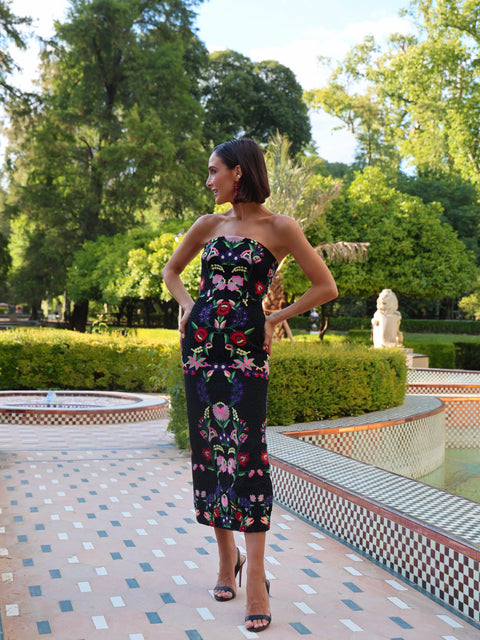 Vestido de invitada bordado midi con gasa