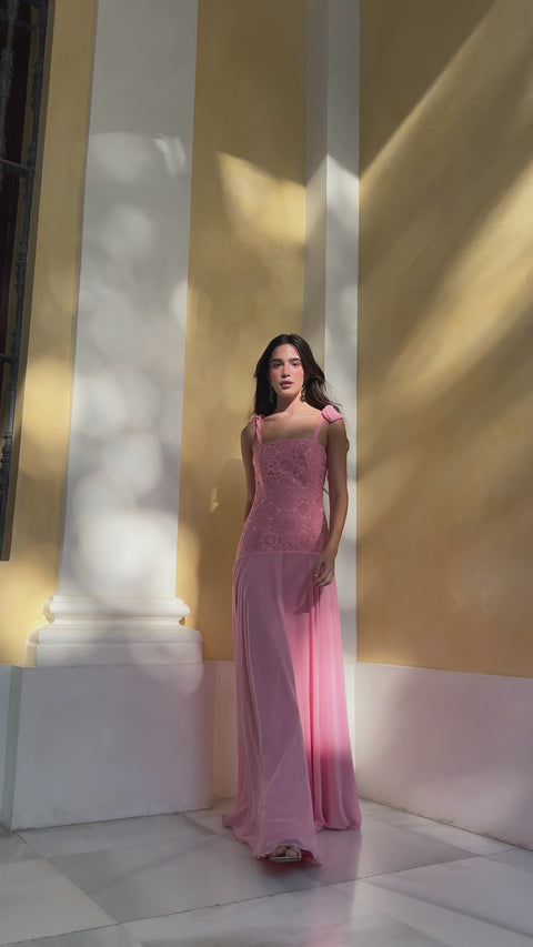 Robe longue à lacets